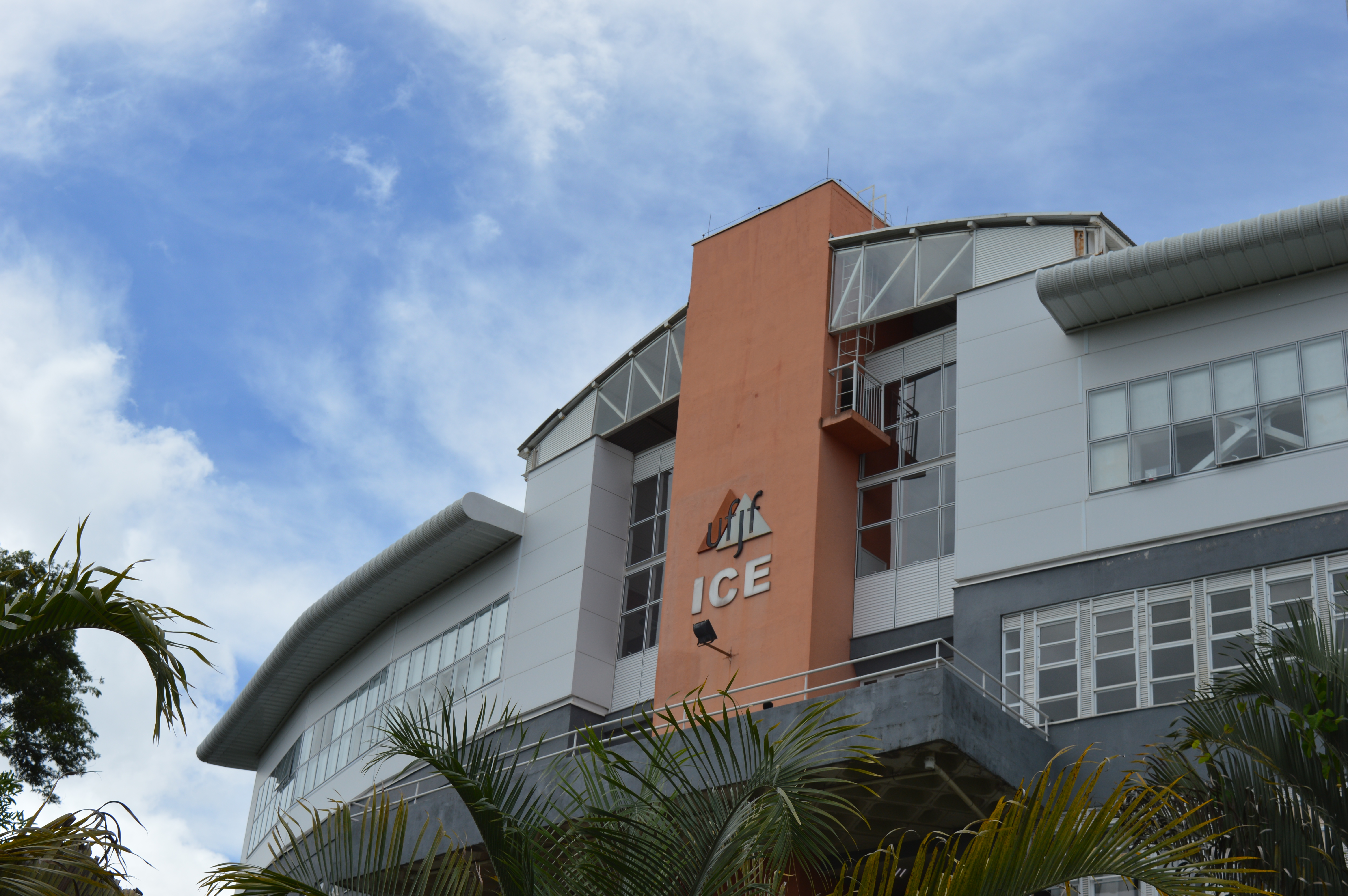 vista facha prédio REUNI ICE