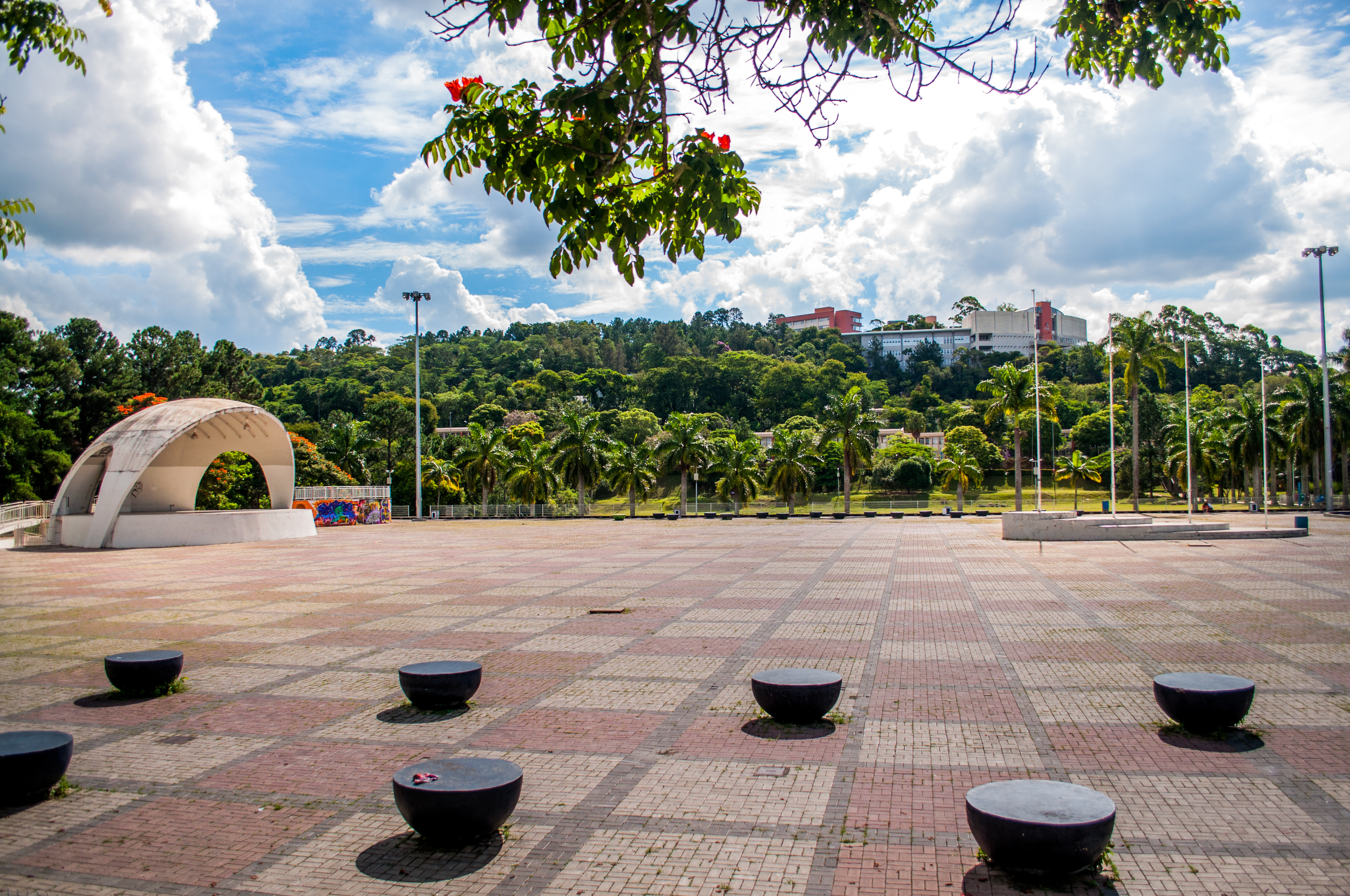 Praça Cívica da UFJF.