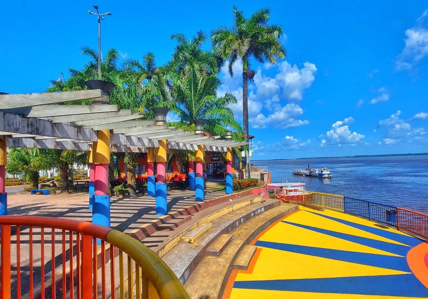 Orla de Itacoatiara e Praça do Mirante