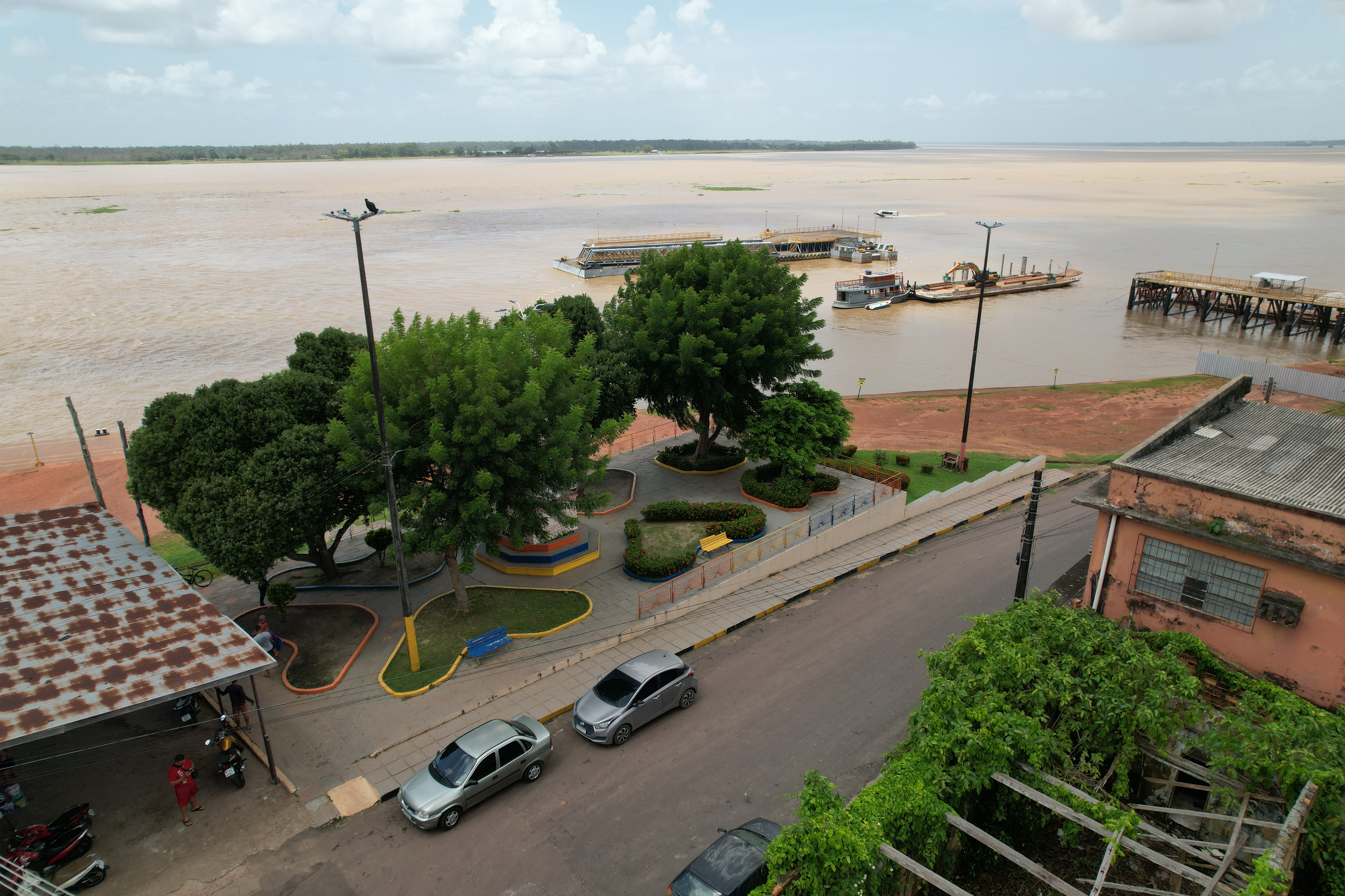 Praça Luíza Valério ou Praça do Relógio